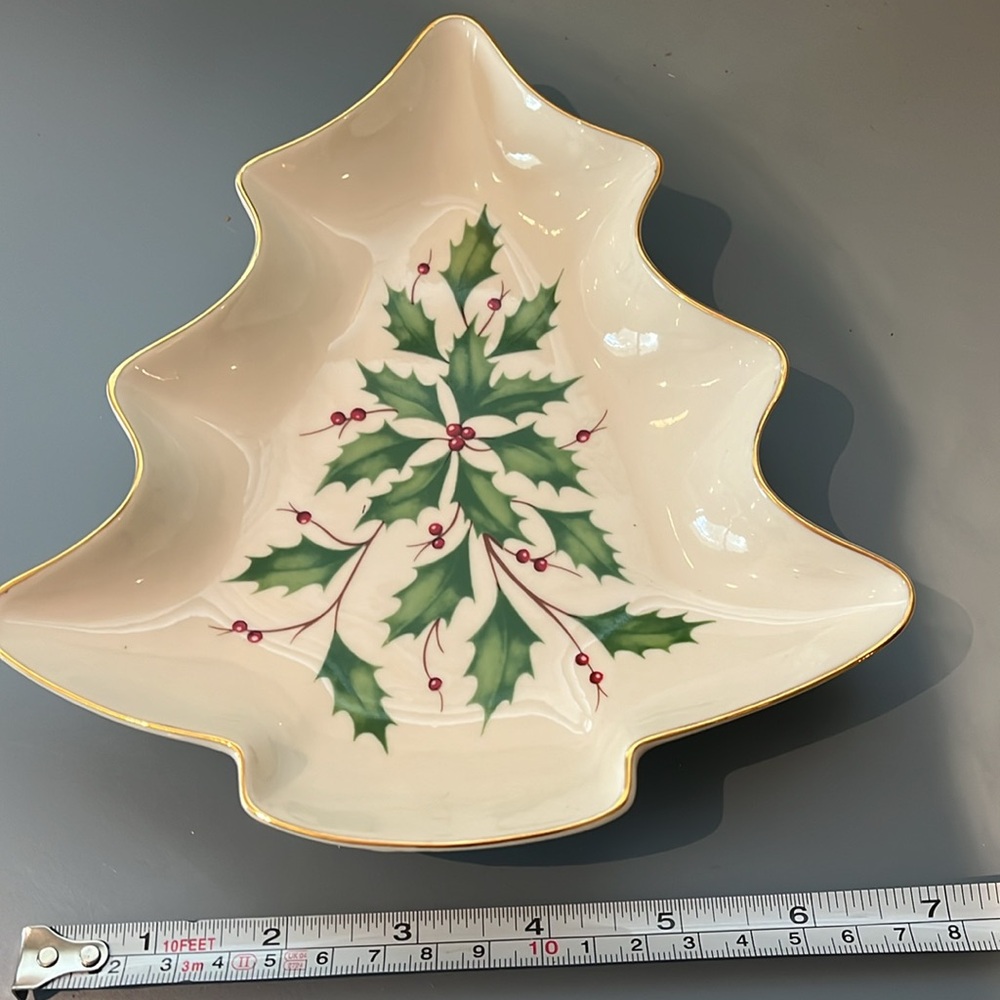 VTG LENOX Christmas Tree Shaped Dish with Holly Design ‼️PRICE DROP‼️ - Picture 3 of 7